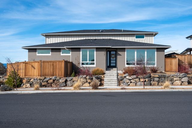 3781 SW 43rd Street, Redmond, OR 97756