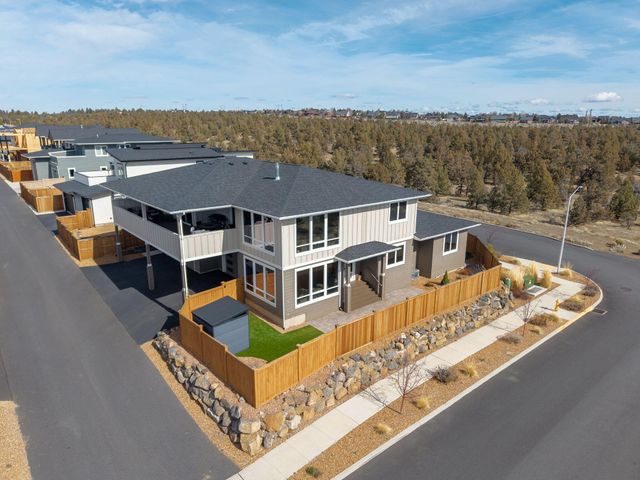 3781 SW 43rd Street, Redmond, OR 97756