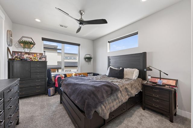 3781 SW 43rd Street, Redmond, OR 97756