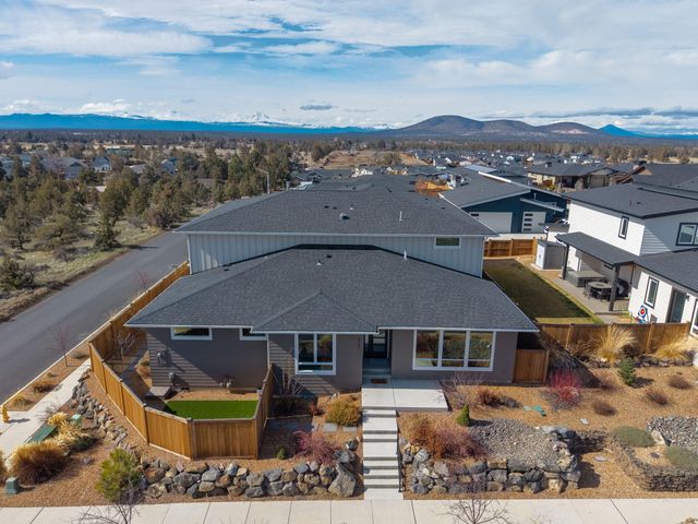 3781 SW 43rd Street, Redmond, OR 97756