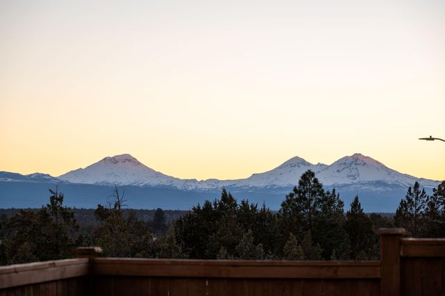 3781 SW 43rd Street, Redmond, OR 97756