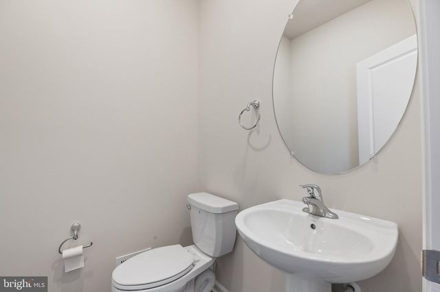 105 MILBURN DR, Martinsburg, WV 25403