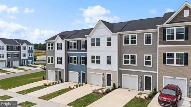 105 MILBURN DR, Martinsburg, WV 25403