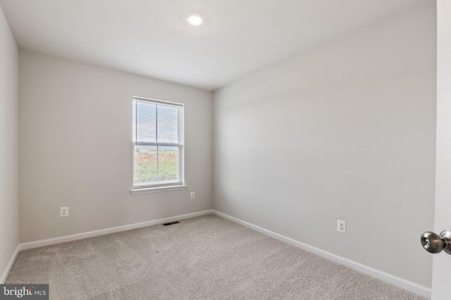 105 MILBURN DR, Martinsburg, WV 25403