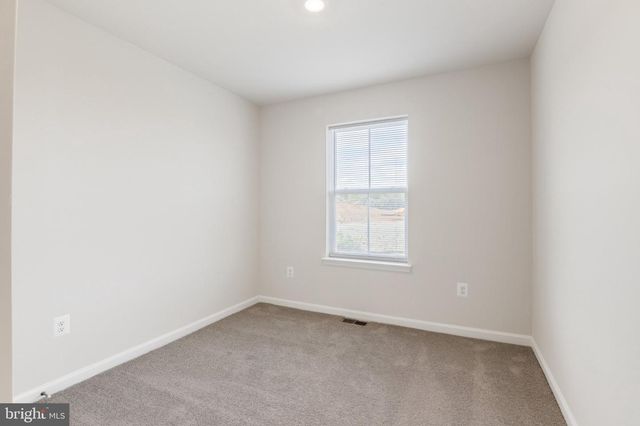105 MILBURN DR, Martinsburg, WV 25403