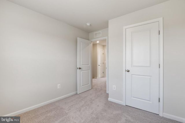 105 MILBURN DR, Martinsburg, WV 25403