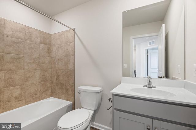 105 MILBURN DR, Martinsburg, WV 25403