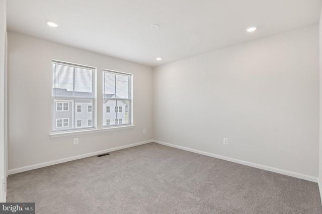 105 MILBURN DR, Martinsburg, WV 25403