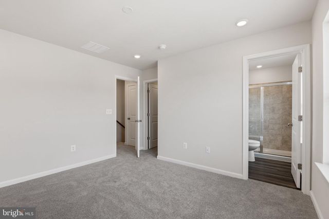105 MILBURN DR, Martinsburg, WV 25403