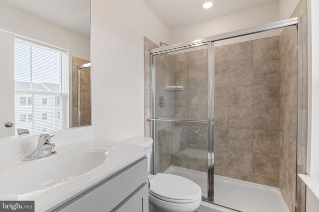 105 MILBURN DR, Martinsburg, WV 25403