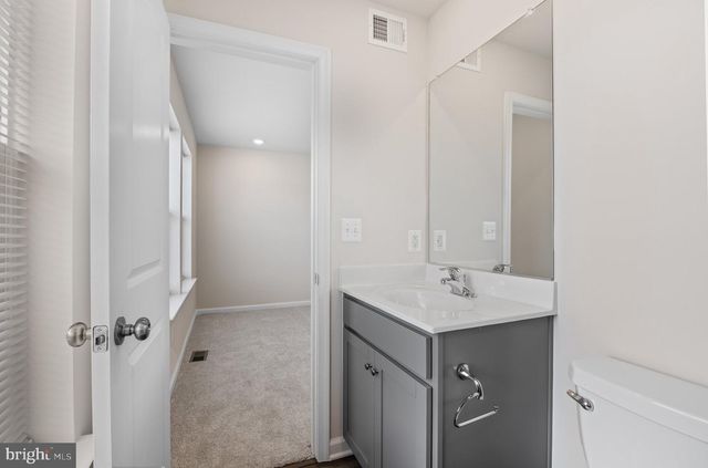 105 MILBURN DR, Martinsburg, WV 25403