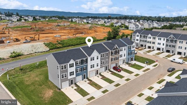 105 MILBURN DR, Martinsburg, WV 25403