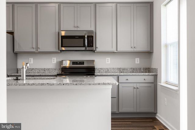 105 MILBURN DR, Martinsburg, WV 25403