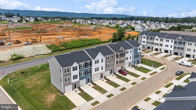 105 MILBURN DR, Martinsburg, WV 25403