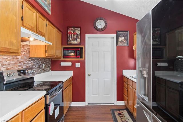 1796 Pebble Run Lane, Clemmons, NC 27012
