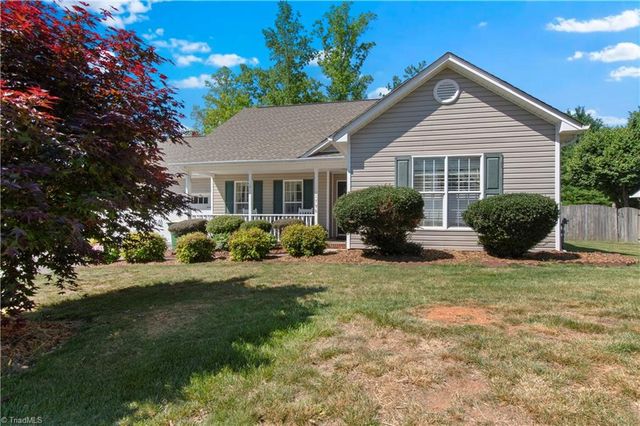 1796 Pebble Run Lane, Clemmons, NC 27012