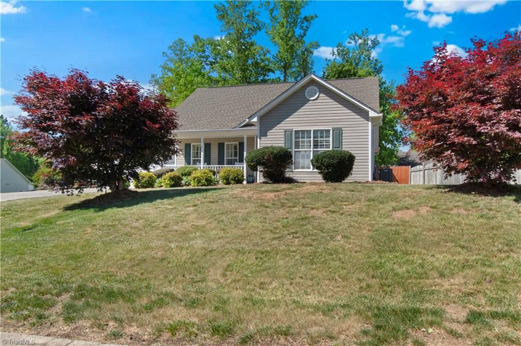 1796 Pebble Run Lane, Clemmons, NC 27012