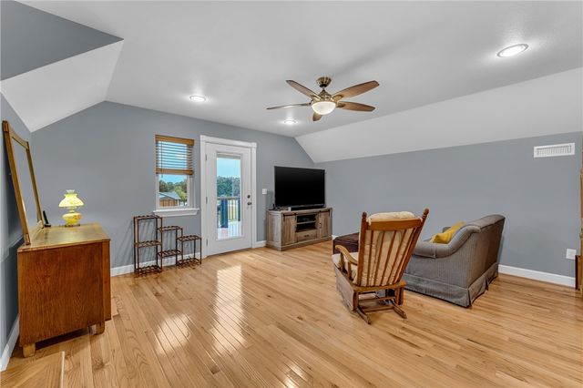 14469 Highland Church Road, Fayetteville, AR 72704