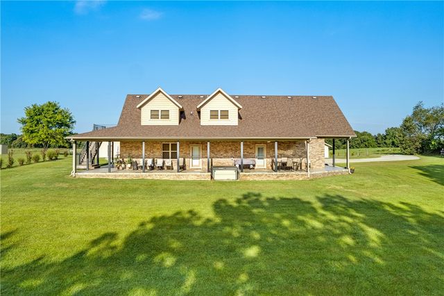 14469 Highland Church Road, Fayetteville, AR 72704