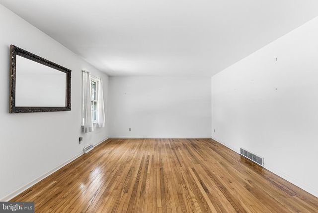 3123 N EAST AVE, Vineland, NJ 08360