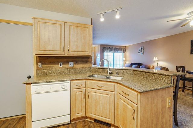 13154 Meadowood Curve NW 10NW, Coon Rapids, MN 55448