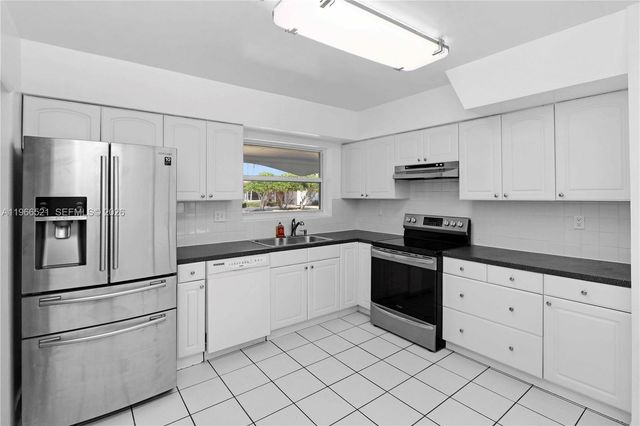 8820 SW 85th St, Miami, FL 33173