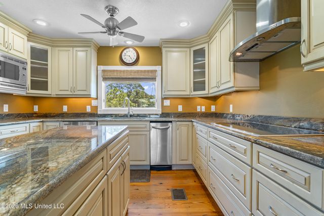 231 Fairway Drive, Pass Christian, MS 39571