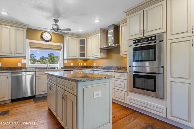 231 Fairway Drive, Pass Christian, MS 39571
