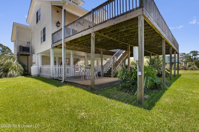 231 Fairway Drive, Pass Christian, MS 39571