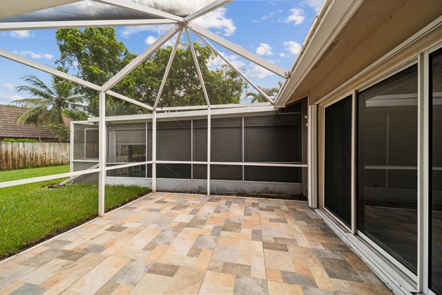 1129 W LAKES Drive, Deerfield Beach, FL 33442