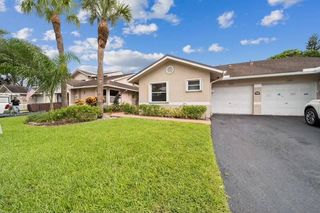 1129 W LAKES Drive, Deerfield Beach, FL 33442