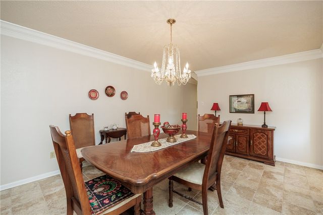 125 James Dr, Sinton, TX 78387