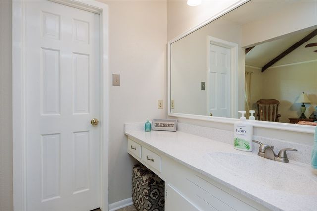 125 James Dr, Sinton, TX 78387