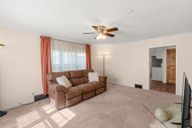 1420 5th Street, Perry, IA 50220