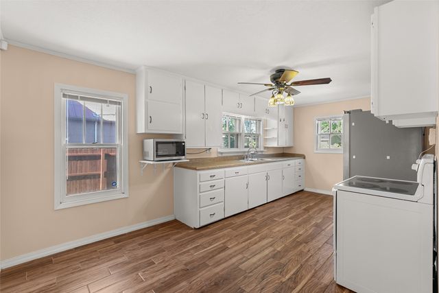 1420 5th Street, Perry, IA 50220
