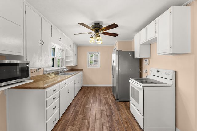 1420 5th Street, Perry, IA 50220