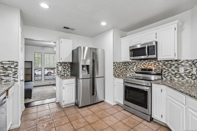 959 Hedgestone Dr, San Antonio, TX 78258