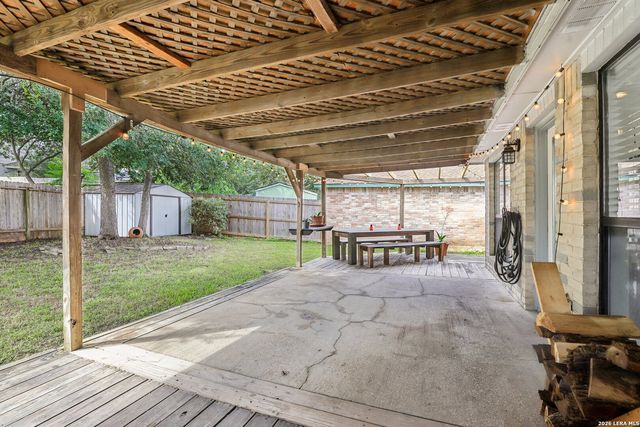 959 Hedgestone Dr, San Antonio, TX 78258