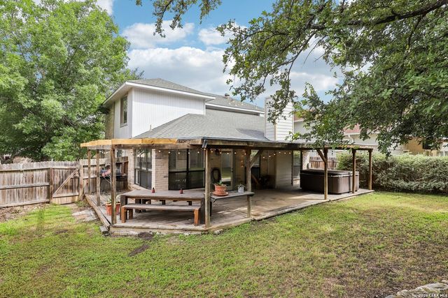 959 Hedgestone Dr, San Antonio, TX 78258
