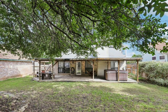 959 Hedgestone Dr, San Antonio, TX 78258