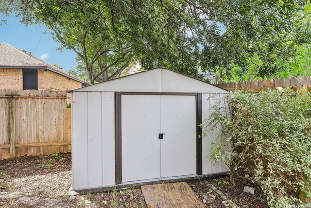 959 Hedgestone Dr, San Antonio, TX 78258