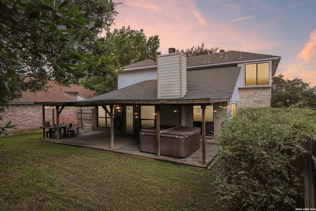 959 Hedgestone Dr, San Antonio, TX 78258