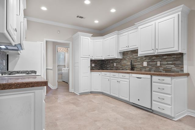 9 Graham Gardens, Hot Springs, AR 71901