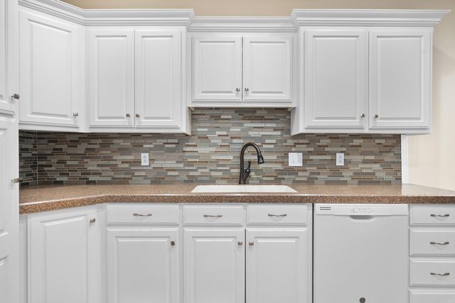 9 Graham Gardens, Hot Springs, AR 71901