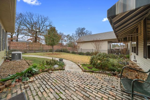 9 Graham Gardens, Hot Springs, AR 71901