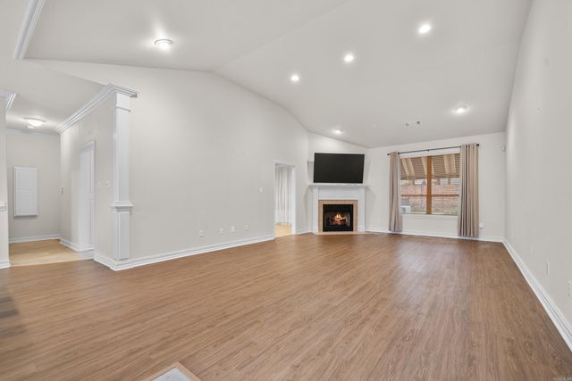 9 Graham Gardens, Hot Springs, AR 71901