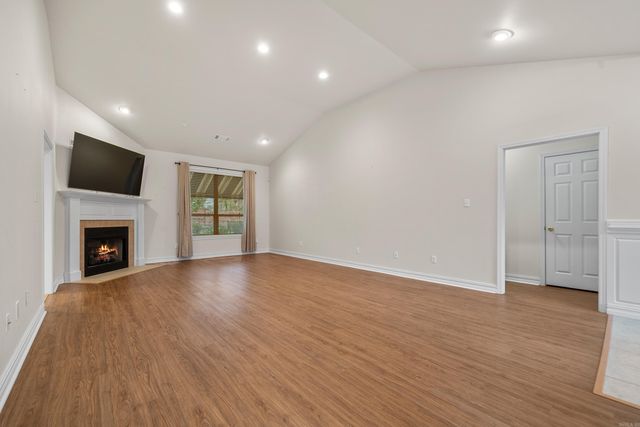 9 Graham Gardens, Hot Springs, AR 71901