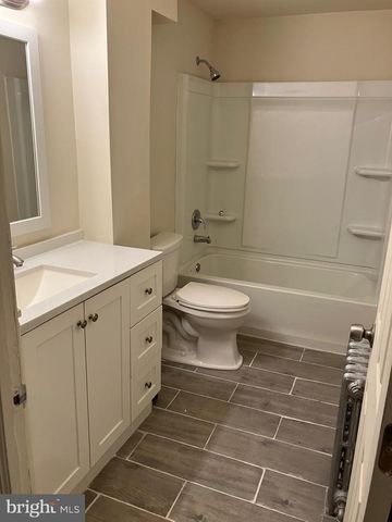 237 S 10TH ST, Philadelphia, PA 19107