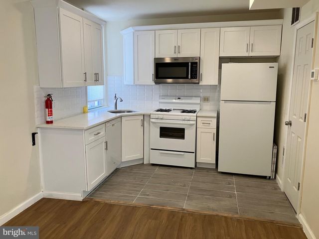237 S 10TH ST, Philadelphia, PA 19107