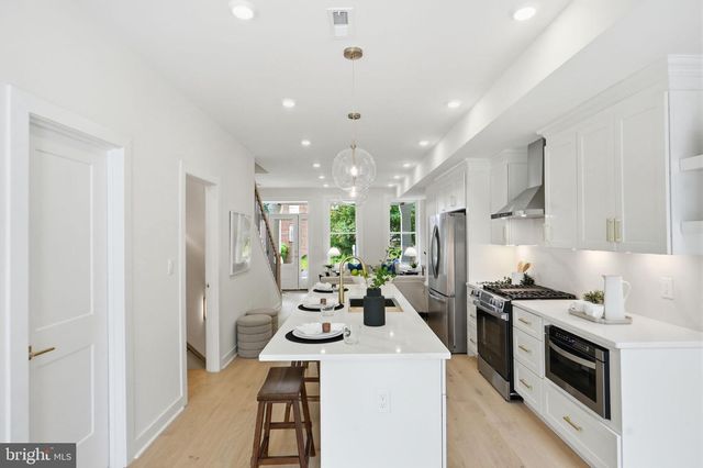 220 V ST NE, Washington, DC 20002
